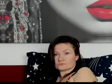 Chaturbate Live Sex Cam of illegalbeauty87