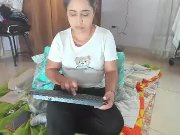 Chaturbate Live Sex Cam of yaya____