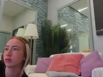 Chaturbate Sex Cam of reina_cummings