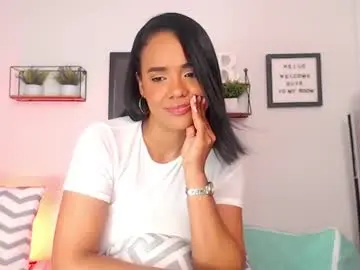 Chaturbate Live Sex Cam of regina1819