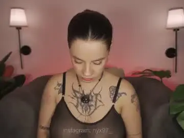 Chaturbate Live Sex Cam of nyx_97