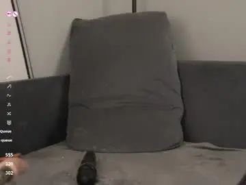 Chaturbate Free Porn Cam of jennyplaudis_