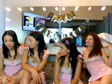 Chaturbate Live Sex Cam of petitestrawberry18