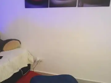 Chaturbate Live Sex Cam of mia_downson