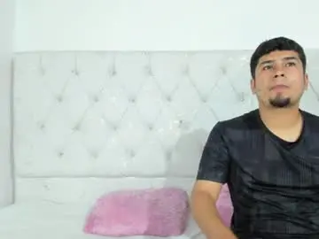 Chaturbate Sex Chat of tainy_n_harley