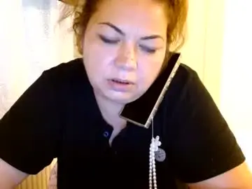Chaturbate Live Sex Cam of curvymomylore