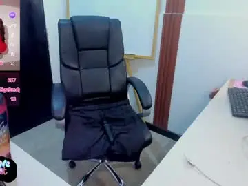 Chaturbate Live Sex Cam of jeen_taylor