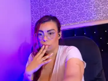 Chaturbate Sex Cam of mia_moon__0