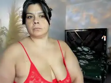 Chaturbate Live Sex Cam of martina_foxy01