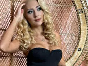 Myfreecams Live Sex Cam of PetrovaRider