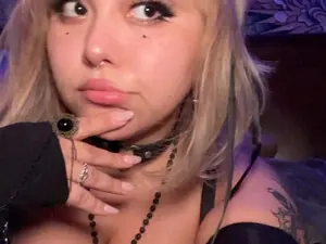 Myfreecams Nude Webcam of AliceMae_
