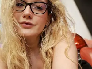 Myfreecams Sex Chat of MonicMoon18
