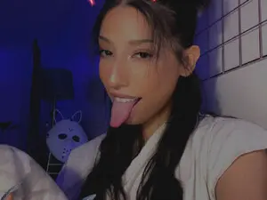 Myfreecams Watch Live Sex Cams of coconutbunz