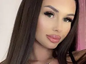 Myfreecams Live Sex Cam of EmilyHudsson