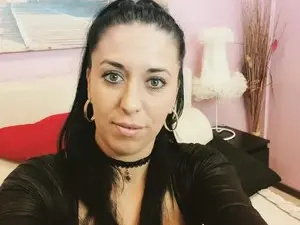 Myfreecams Sex Cam of Aliceblack24