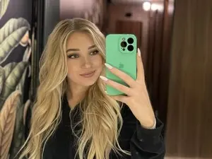 Myfreecams Live Sex Cam of SnowQueen1