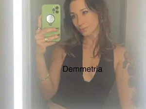 Myfreecams Live Sex Cam of Demmetria