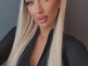 Myfreecams Watch Live Sex Cams of Queenzoora