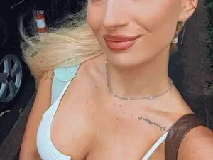 Myfreecams Watch Live Sex Cams of Ella_Charm
