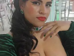 Myfreecams Sex Chat of roxanahills_