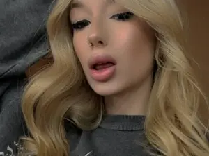 Myfreecams Nude Webcam of Emmacin