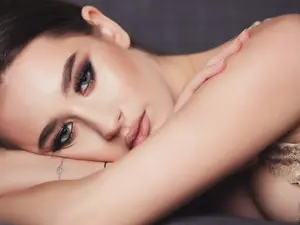 Myfreecams Free Porn Cam of AnnieKarrera1