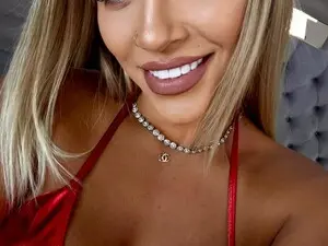 Myfreecams Adult Video Chat of Lorehottie