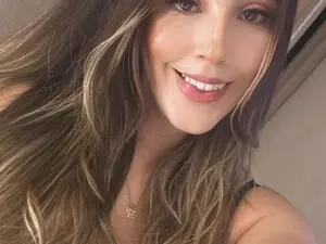 Myfreecams Sex Cam of Emmi_royse