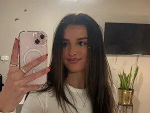 Myfreecams Watch Live Sex Cams of Sophiebaby1