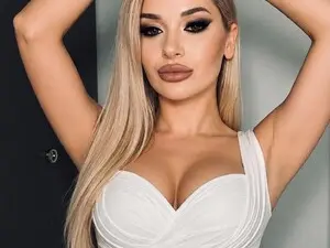 Myfreecams Watch Live Sex Cams of KarinaDoll