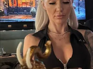 Myfreecams Live Porn of FalllingAngel