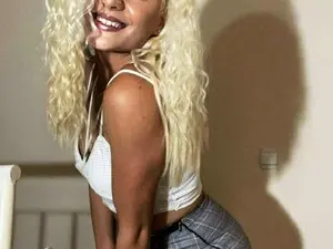 Myfreecams Best live sex cam show of LolasWorld