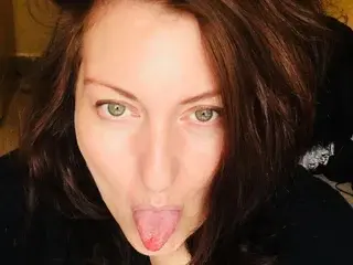 Streamate Live Sex Cam of Curvygirllouisa
