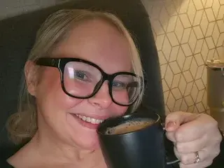 Streamate Adult Webcams of Peachy_English_Blond