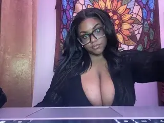 Streamate Free Live Porn of MiyahPixel