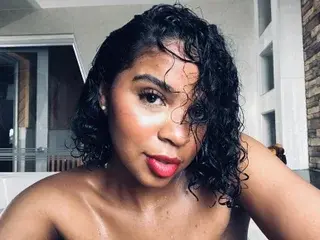 Streamate Nude Webcam of LIISAMENDEZ