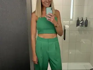 Streamate Sex Cam of RebeccaXoXo