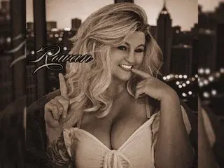 Streamate Watch Live Sex Cams of RowanRevnaDisa