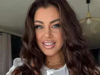 Streamate Sex Cam of Amida_Chris
