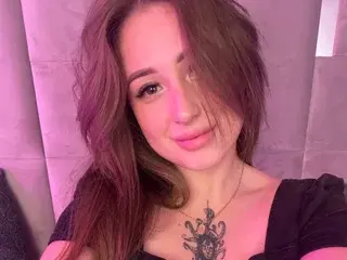 Streamate Free Live Porn of PrettyAdellee