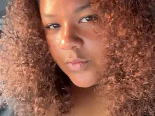 Streamate Free Porn Cam of CurvySiennaxx