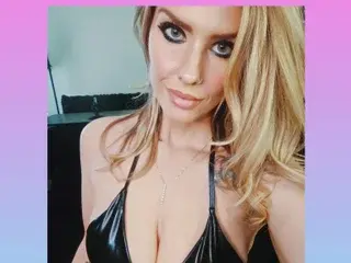 Streamate Live Porn of Ellie_Conrad