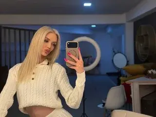 Streamate Free Live Porn of SkinnyNatty