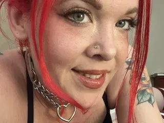 Streamate Free Live Porn of TemptingTiny