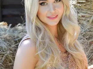 Streamate Watch Live Sex Cams of MelanieSpaces