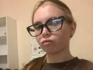 Streamate Free Live Porn of AliceTouch