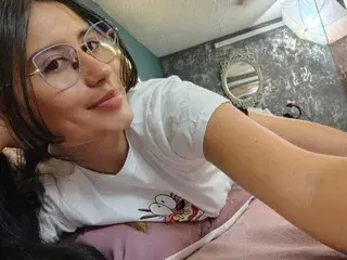 Streamate Watch Live Sex Cams of NayeCloud
