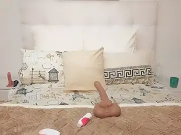 Stripchat Sex Cam of GiantBootyMilf