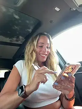 Stripchat Live Sex Cam of SweetAlegra_