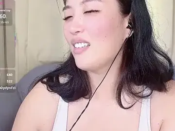Stripchat Live Sex Cam of Tavie1744